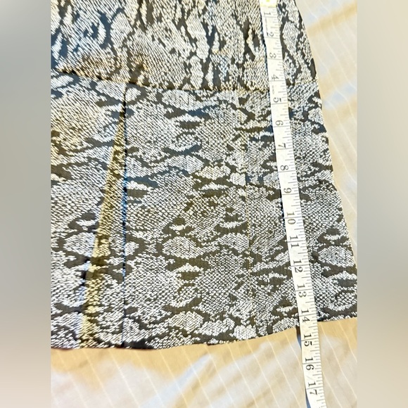 Walter Baker Black and White Patterned Skirt Size 6 - Picture 4 of 7